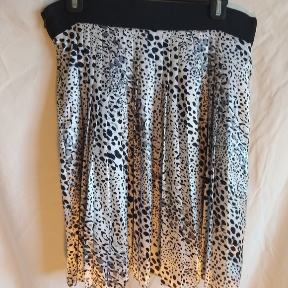 White House Black Market Leopard Print Skirt - Picture 4 of 5